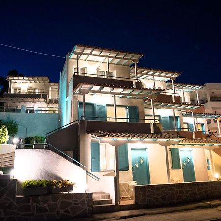Theodora Rooms Poros Town エクステリア 写真