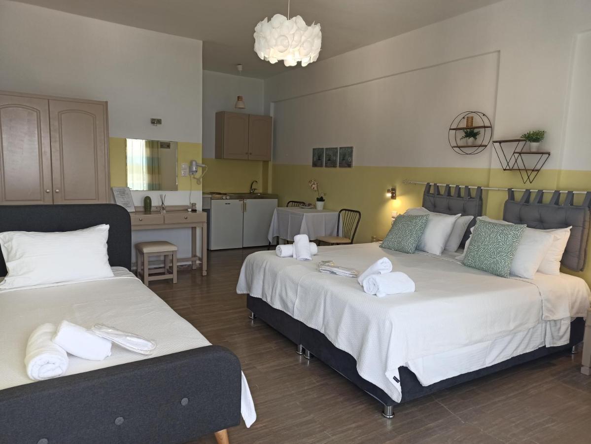 Theodora Rooms Poros Town エクステリア 写真