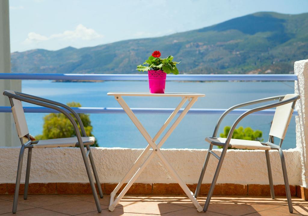 Theodora Rooms Poros Town エクステリア 写真