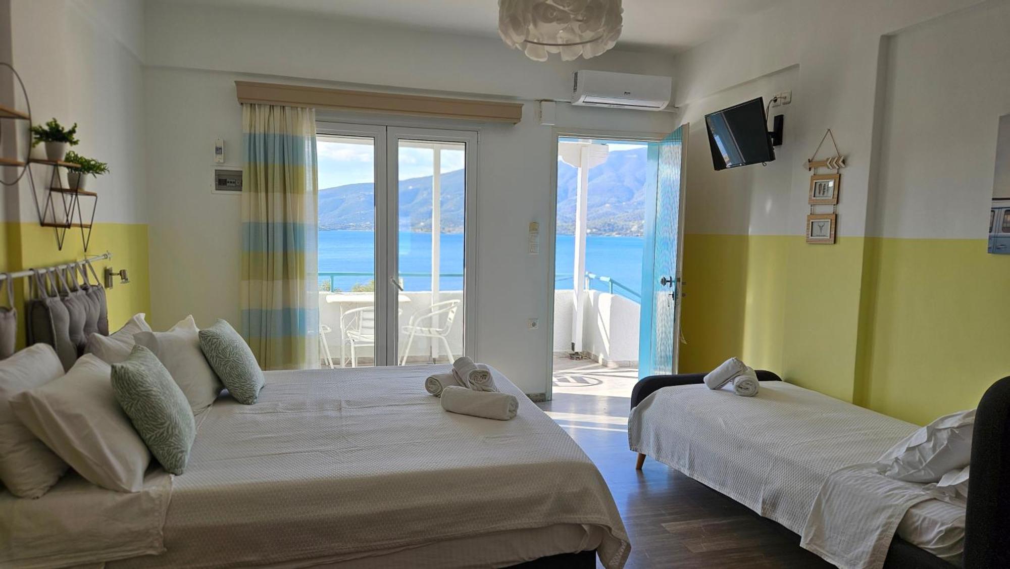 Theodora Rooms Poros Town エクステリア 写真