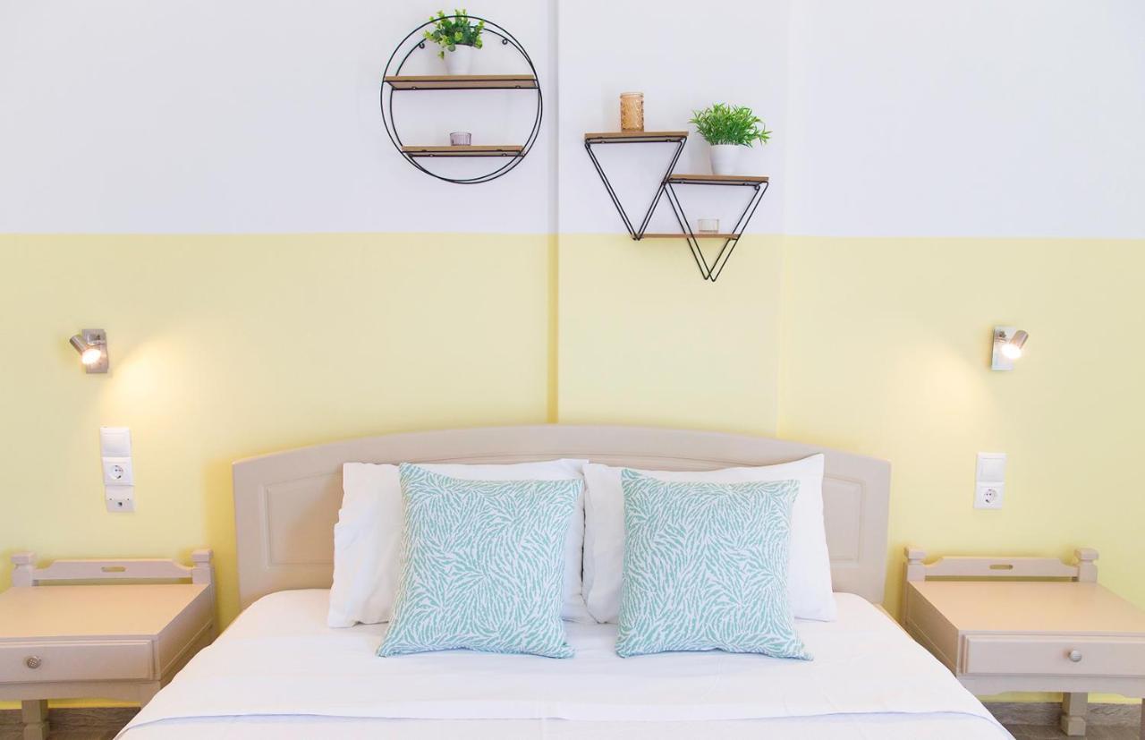 Theodora Rooms Poros Town エクステリア 写真
