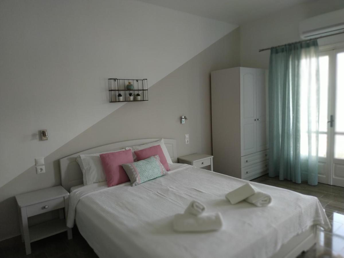 Theodora Rooms Poros Town エクステリア 写真