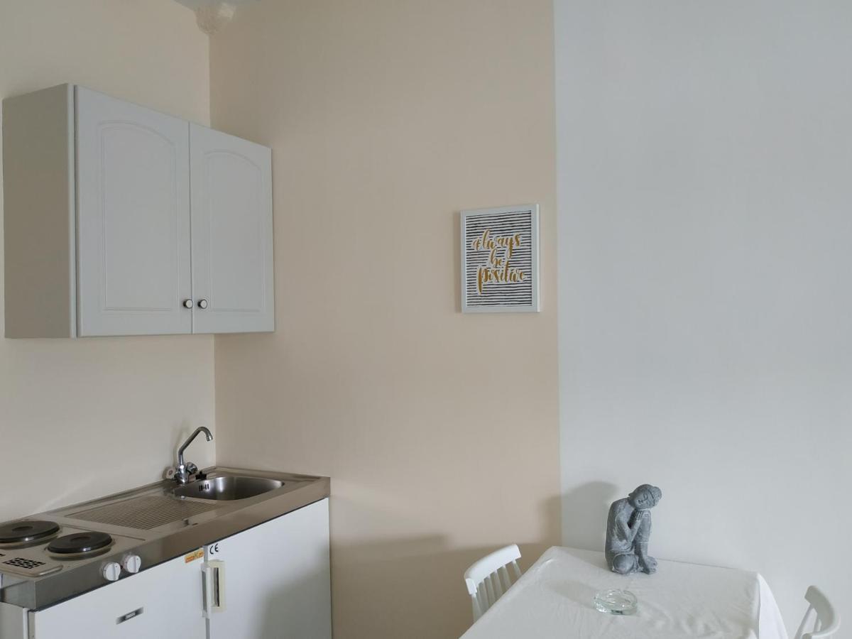 Theodora Rooms Poros Town エクステリア 写真