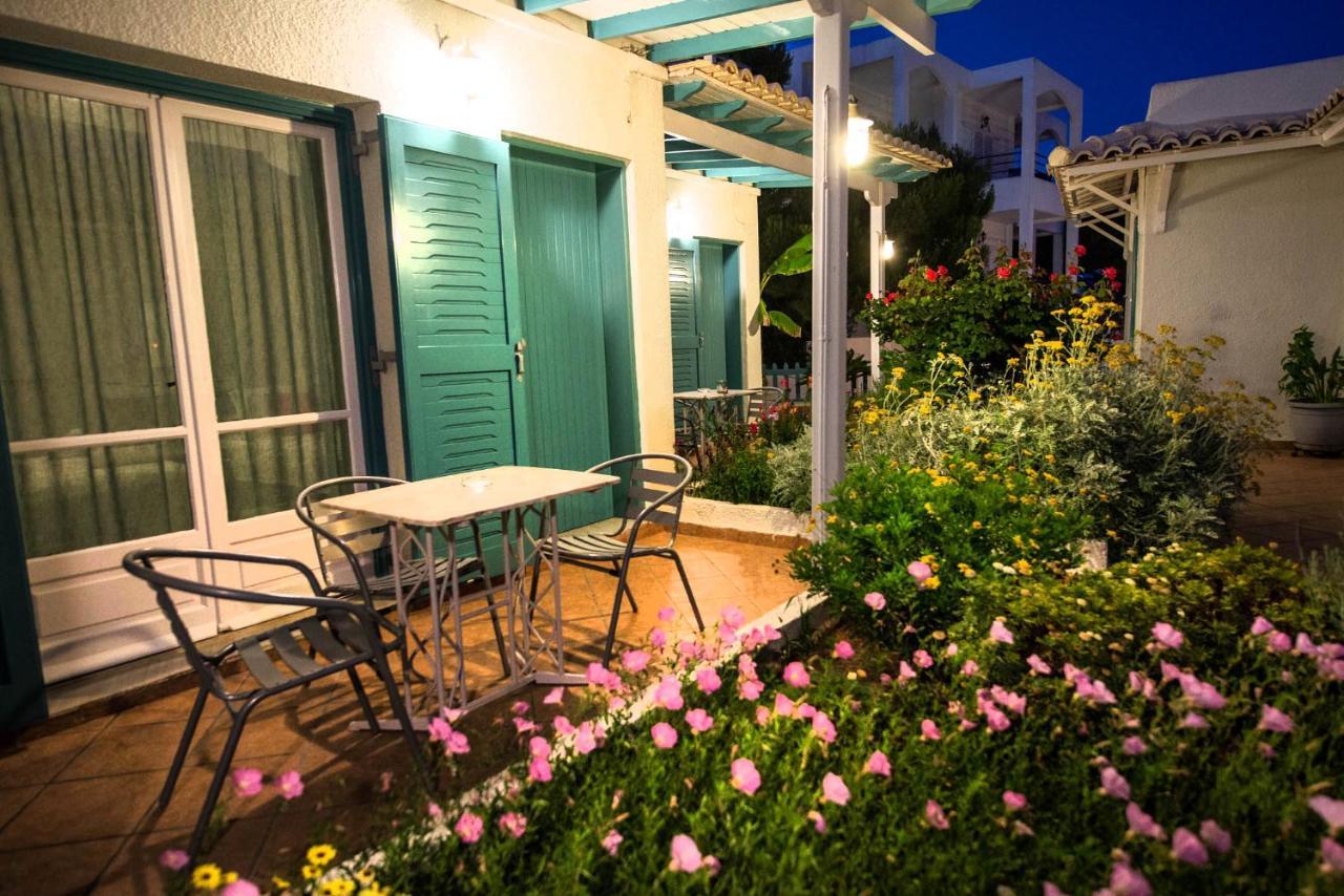 Theodora Rooms Poros Town エクステリア 写真