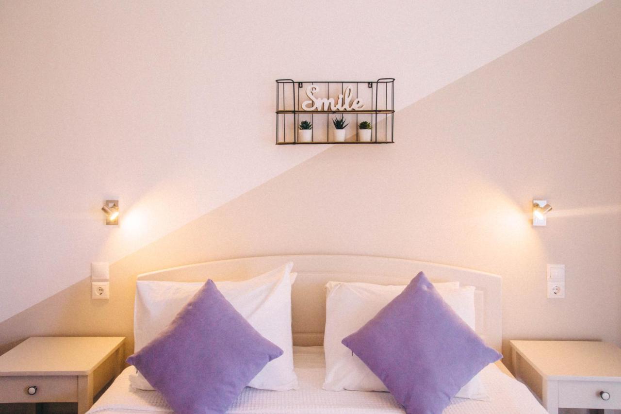 Theodora Rooms Poros Town エクステリア 写真
