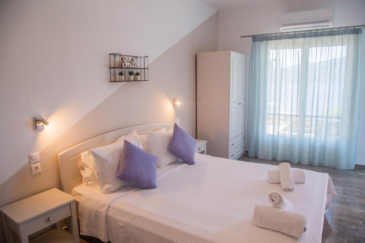 Theodora Rooms Poros Town エクステリア 写真