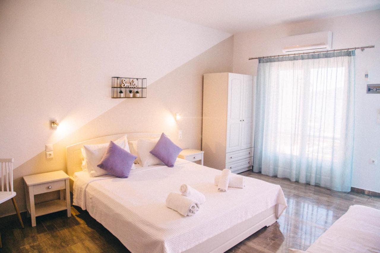 Theodora Rooms Poros Town エクステリア 写真