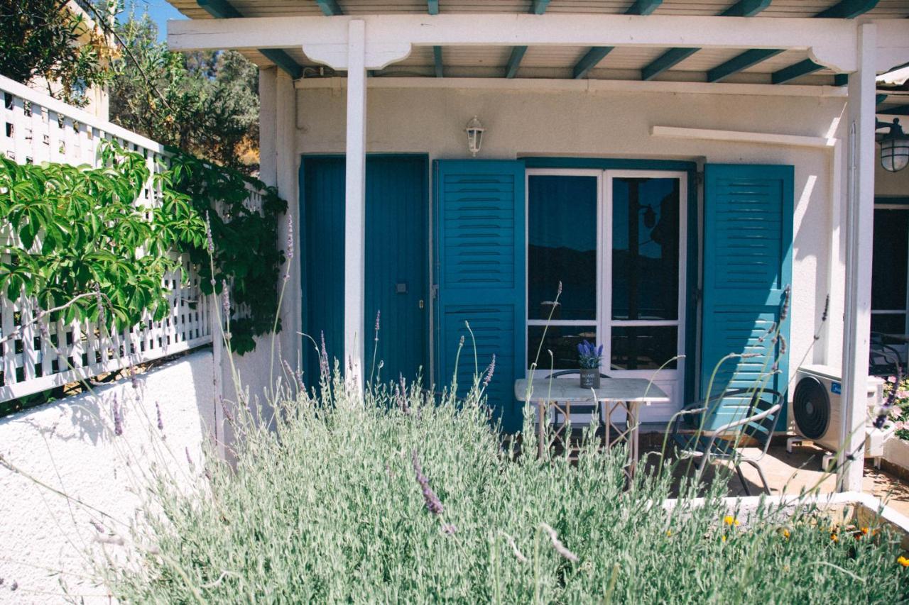 Theodora Rooms Poros Town エクステリア 写真