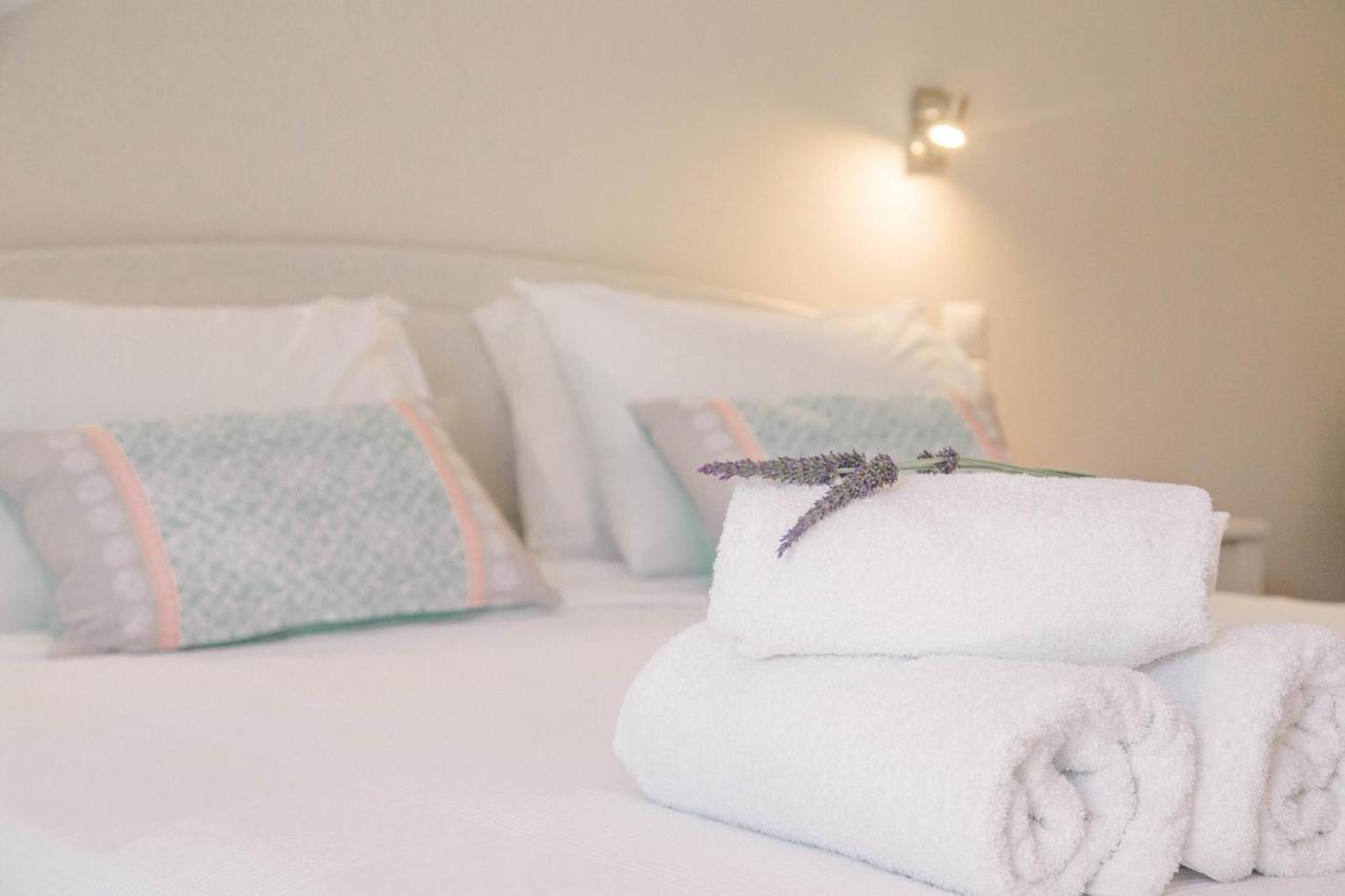 Theodora Rooms Poros Town エクステリア 写真
