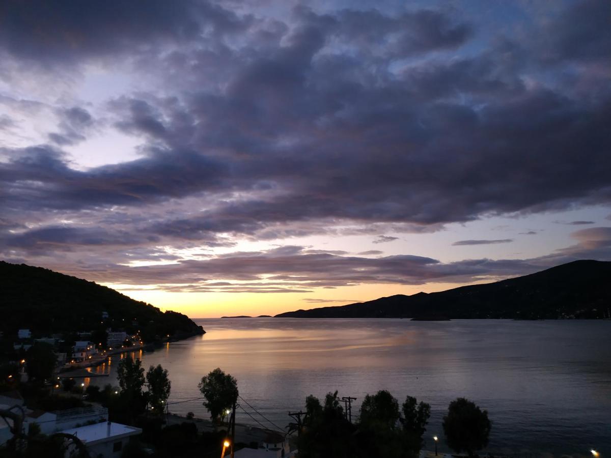 Theodora Rooms Poros Town エクステリア 写真